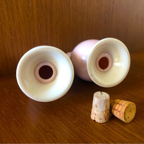 Royal Splendour Salt and Pepper Shaker Set ✨ Fine Arts ✨ Vintage Ceramic Dining - Picture 5 of 6